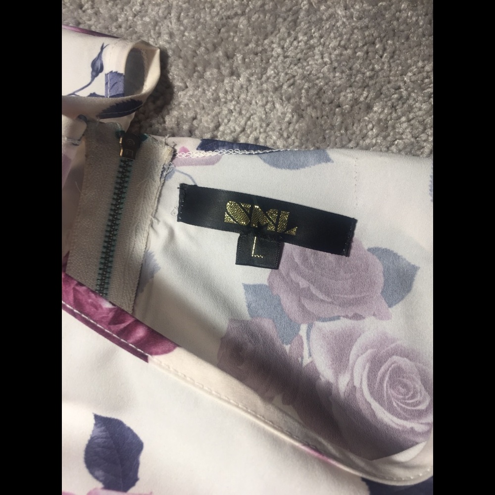 SML • Floral Crop Top - Picture 2 of 3